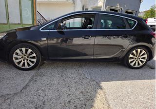 Opel Astra 2010-thumb-1