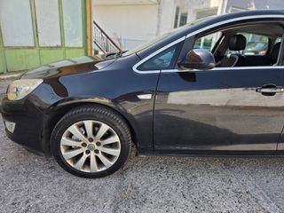 Opel Astra 2010-thumb-2