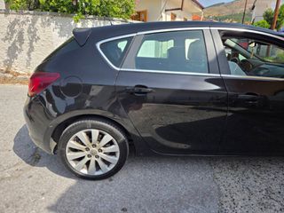Opel Astra 2010-thumb-6