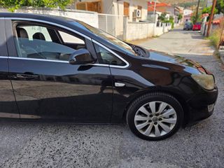 Opel Astra 2010-thumb-7