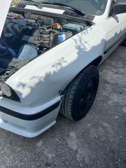 BMW E30 318 replica M3, ΦΟΥΣΚΩΜΕΝΑ