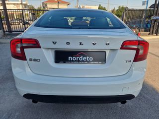 Volvo S60 2011-thumb-5