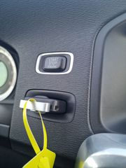 Volvo S60 2011-thumb-37