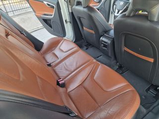 Volvo S60 2011-thumb-20