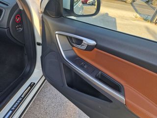 Volvo S60 2011-thumb-22
