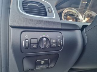 Volvo S60 2011-thumb-25