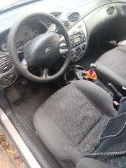 Ford Focus 2001-thumb-9