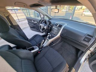 Toyota Auris 2008-thumb-24