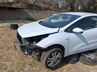 Kia Ceed / cee'd 2015 CRDi-thumb-1