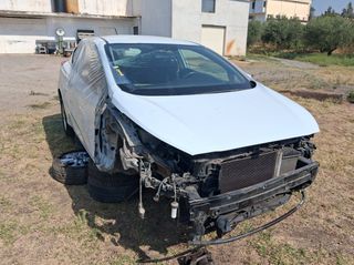 Kia Ceed / cee'd 2015 CRDi-thumb-2