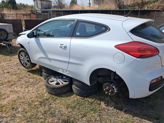 Kia Ceed / cee'd 2015 CRDi-thumb-5