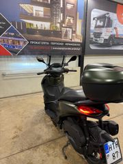 Piaggio Beverly 300 2023 300s hpe +1 χρόνο εγγύηση Γνήσια μπαγκαζιέρα + φιμέ ζελατίνα-thumb-5