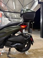 Piaggio Beverly 300 2023 300s hpe +1 χρόνο εγγύηση Γνήσια μπαγκαζιέρα + φιμέ ζελατίνα-thumb-2