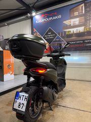 Piaggio Beverly 300 2023 300s hpe +1 χρόνο εγγύηση Γνήσια μπαγκαζιέρα + φιμέ ζελατίνα-thumb-6