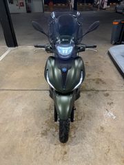 Piaggio Beverly 300 2023 300s hpe +1 χρόνο εγγύηση Γνήσια μπαγκαζιέρα + φιμέ ζελατίνα-thumb-7