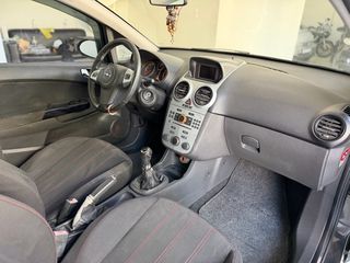 Opel Corsa 2009-thumb-11