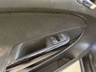 Opel Corsa 2009-thumb-16