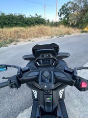 Yamaha XMAX 300 Tech Max 2024 BREMBO-thumb-12
