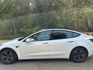 Tesla Model 3 2021 Standard Range Plus-thumb-6