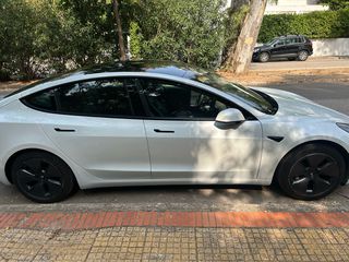 Tesla Model 3 2021 Standard Range Plus-thumb-9