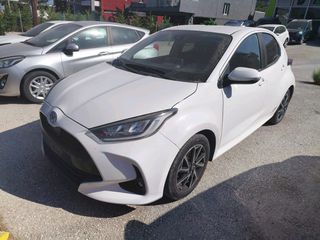 Toyota Yaris 2020-thumb-1