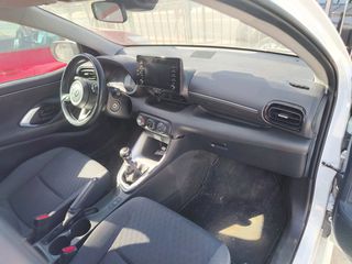 Toyota Yaris 2020-thumb-6