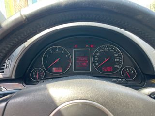 Audi A4 2004-thumb-6