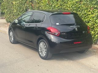 Peugeot 208 2016 1.2 VTi Allure!!-thumb-5