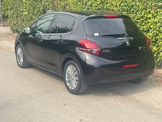 Peugeot 208 2016 1.2 VTi Allure!!-thumb-6