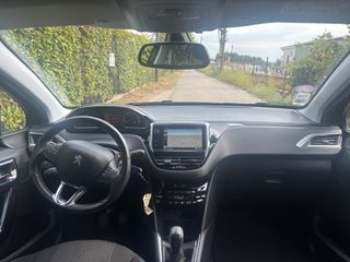 Peugeot 208 2016 1.2 VTi Allure!!-thumb-14