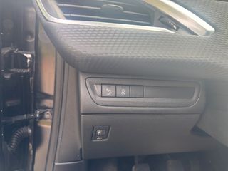 Peugeot 208 2016 1.2 VTi Allure!!-thumb-15