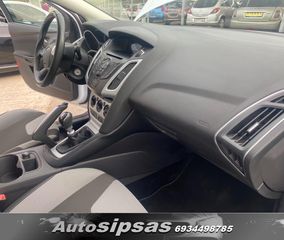 Ford Focus 2012-thumb-39