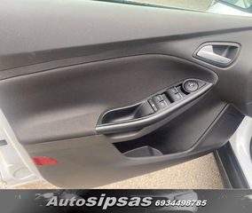Ford Focus 2012-thumb-21