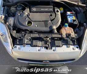 Fiat Grande Punto 2012-thumb-12