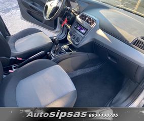 Fiat Grande Punto 2012-thumb-26