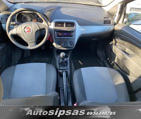 Fiat Grande Punto 2012-thumb-29
