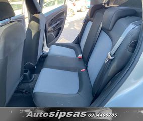Fiat Grande Punto 2012-thumb-16