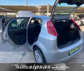 Fiat Grande Punto 2012-thumb-10