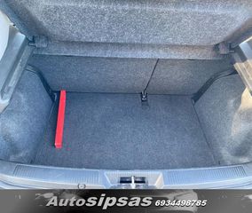 Fiat Grande Punto 2012-thumb-18
