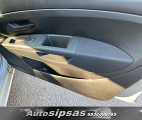 Fiat Grande Punto 2012-thumb-22