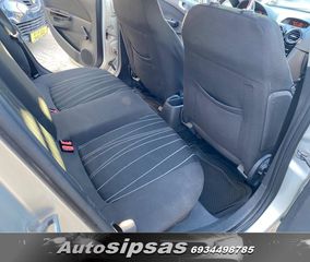Opel Corsa 2011-thumb-26