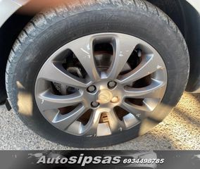 Opel Corsa 2011-thumb-20