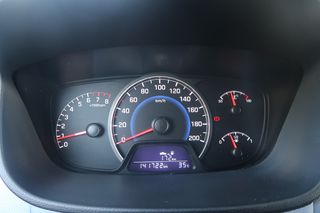 Hyundai i 10 2015-thumb-15