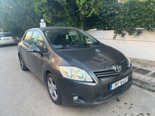 Toyota Auris 2011