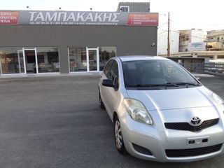 Toyota Yaris 2011-thumb-2