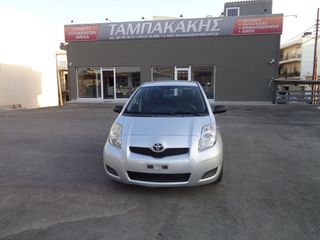 Toyota Yaris 2011-thumb-10