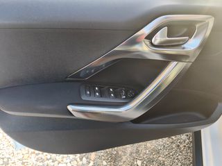 Peugeot 2008 2016 ALOURE 120ps 1,6 Diesel-thumb-19