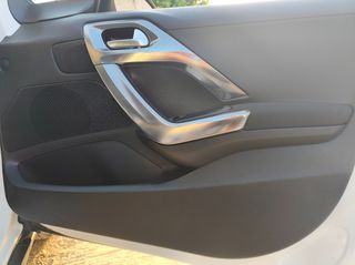 Peugeot 2008 2016 ALOURE 120ps 1,6 Diesel-thumb-27