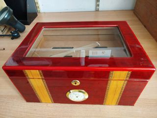 Πολυτελής Ξύλινος Υγραντήρας Πούρων (Humidor) με Γυάλινο Καπάκι & Υγρόμετρο ok-thumb-3