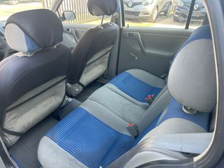 Volkswagen Polo 2000-thumb-7